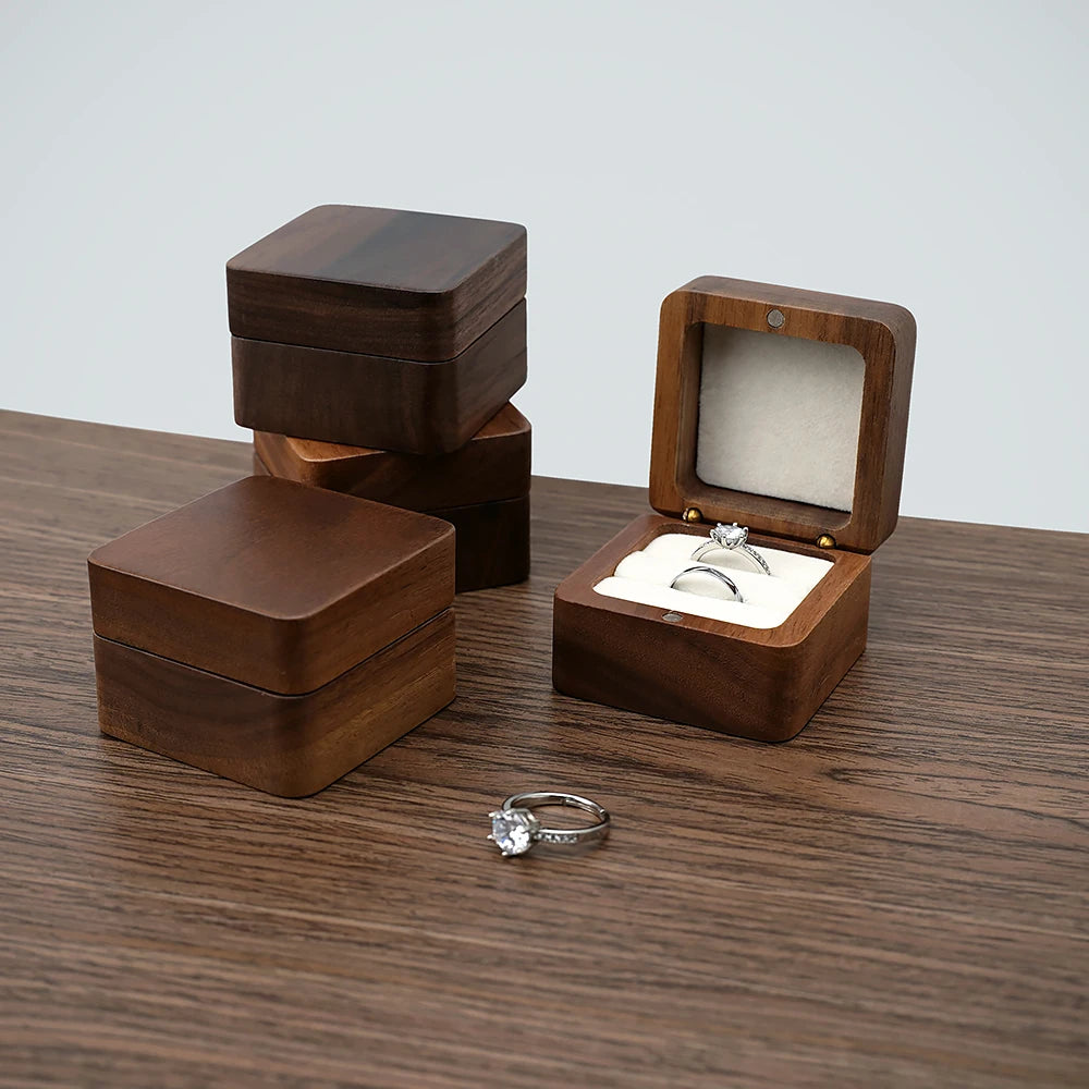 Boîte alliance bague mariage fiançaille bois personnalisable custom gravure laser bijou cadeau demoiselle honneur évènement durable unique - lebois-eco.com