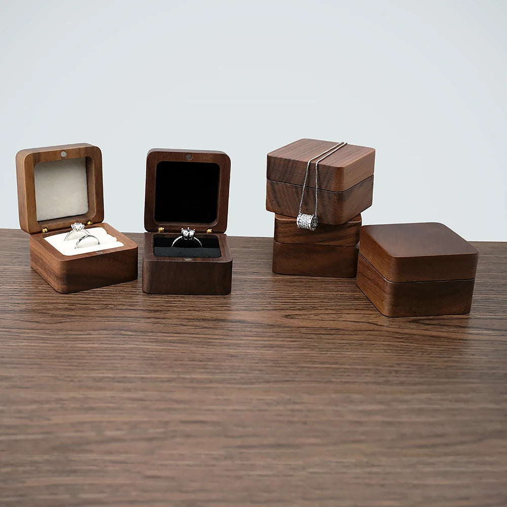 Boîte alliance bague mariage fiançaille bois personnalisable custom gravure laser bijou cadeau demoiselle honneur évènement durable unique - lebois-eco.com