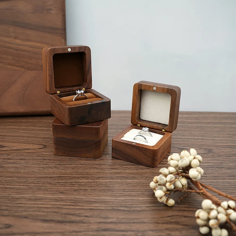 Boîte alliance bague mariage fiançaille bois personnalisable custom gravure laser bijou cadeau demoiselle honneur évènement durable unique - lebois-eco.com