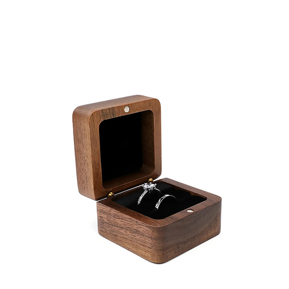 Boîte alliance bague mariage fiançaille bois personnalisable custom gravure laser bijou cadeau demoiselle honneur évènement durable unique - lebois-eco.com