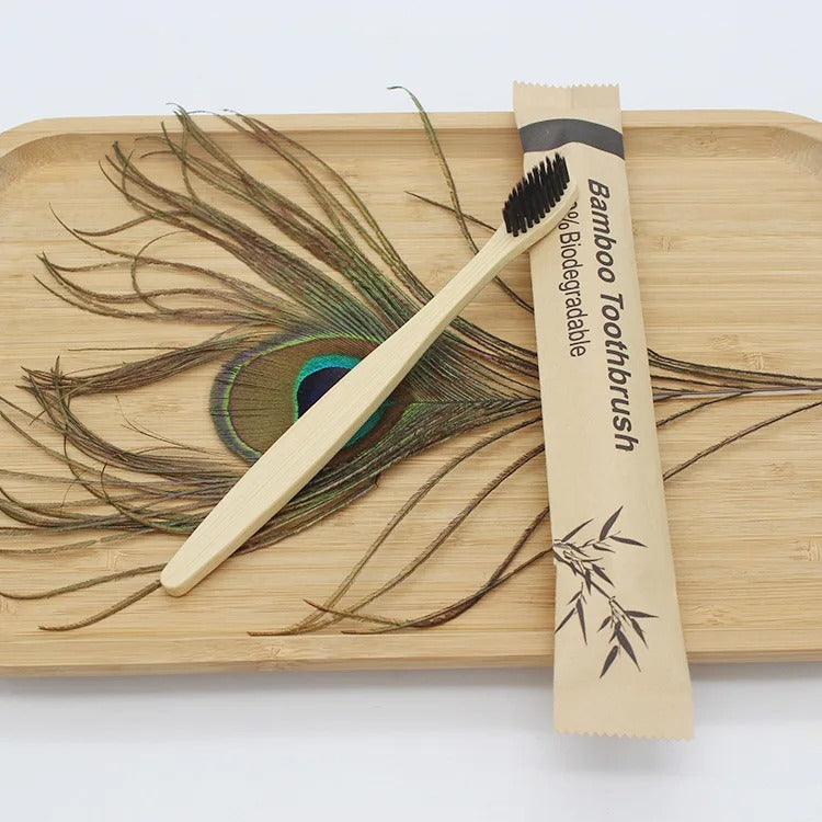 Brosse dents bambou bois soin dentaire personnalisable custom logo entreprise carton recyclé dentiste hôtel chambre hôte airbnb environnement renouvelable écologique responsable - lebois-eco.com