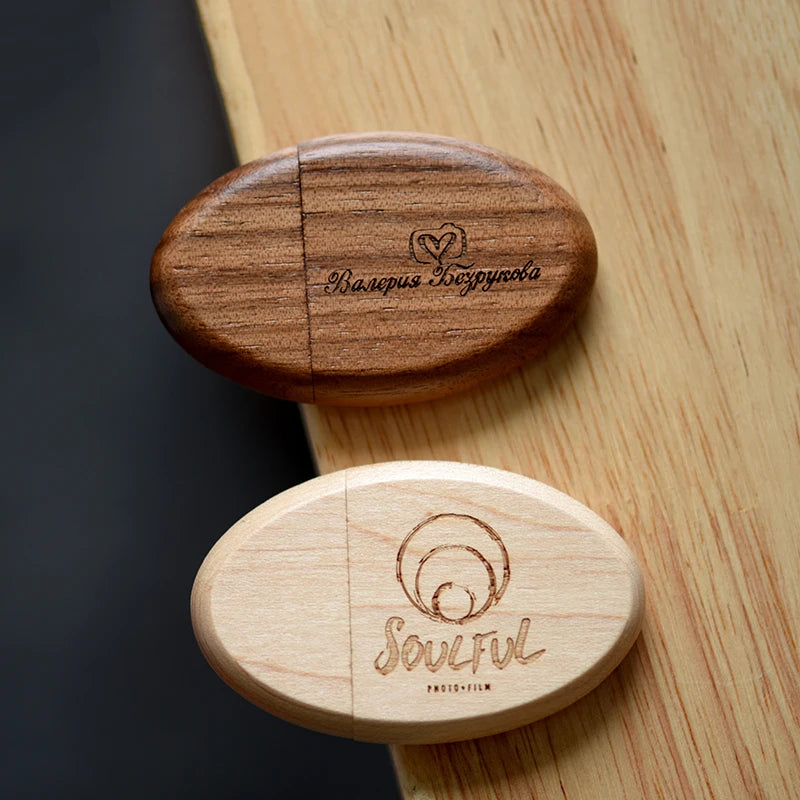Clé usb ovale bois noyer érable personnalisable logo texte cadeaux promotion entreprise mariage photographe goodies durable - lebois-eco.com