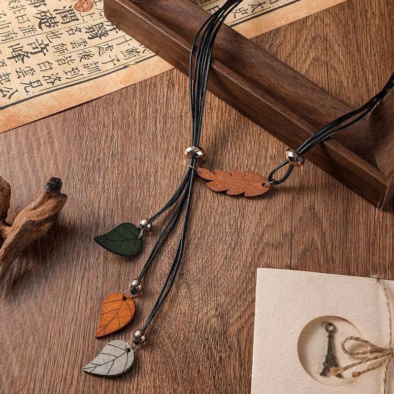 Collier pendentif femme bois coton tressé nature feuillage style bohème cadeau anniversaire mariage événement durable - lebois-eco.com