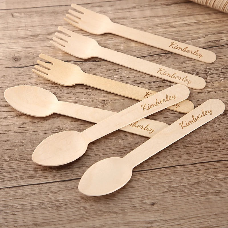 Cuillères fourchettes couverts bois jetables personnalisables logo texte nom prénom repas mariage anniversaire noël événements événementiel écologique - lebois-eco.com