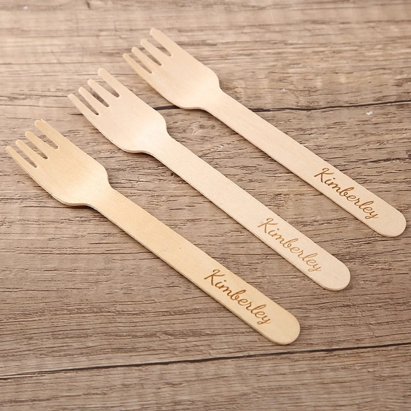 Cuillères fourchettes couverts bois jetables personnalisables logo texte nom prénom repas mariage anniversaire noël événements événementiel écologique - lebois-eco.com