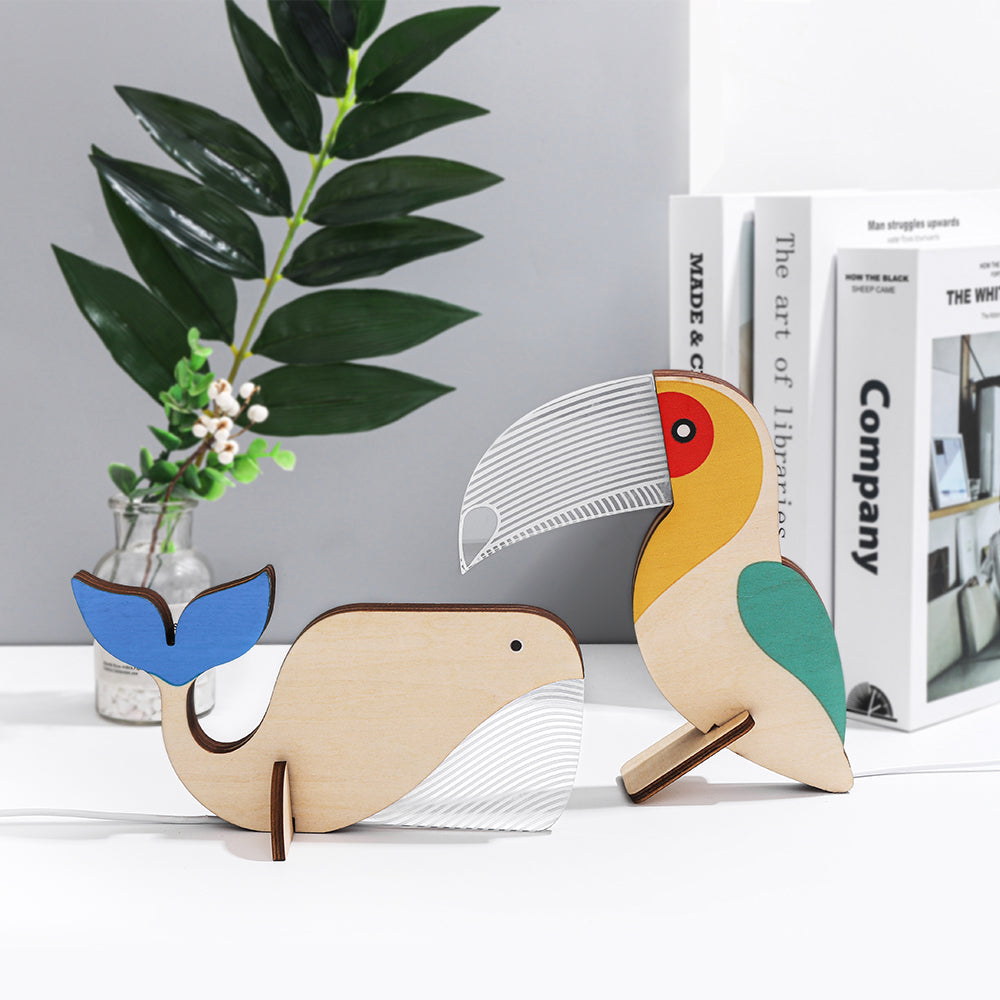Lampe veilleuse led bois fait main gravure laser animaux pélican toucan baleine chambre enfant bébé cadeau naissance accouchement anniversaire environnement écologie renouvelable responsable - lebois-eco.com