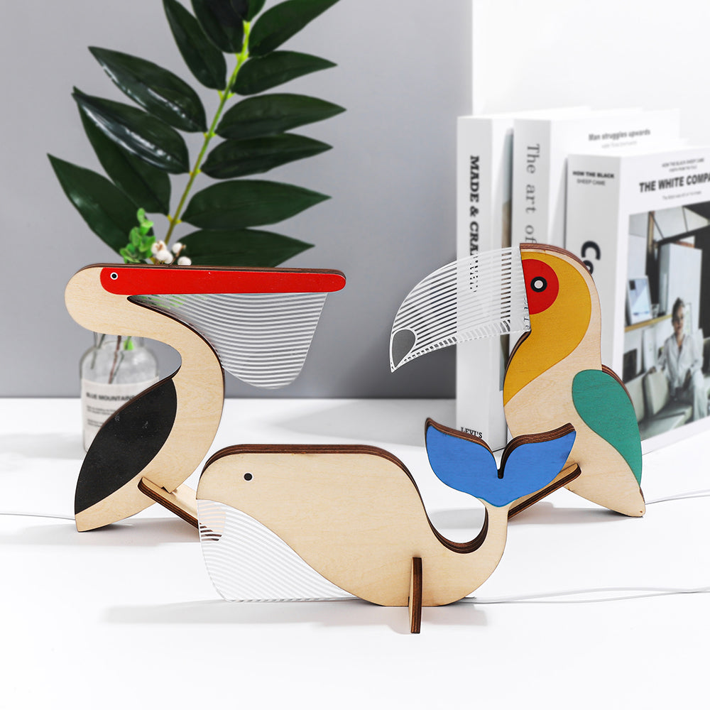 Lampe veilleuse led bois fait main gravure laser animaux pélican toucan baleine chambre enfant bébé cadeau naissance accouchement anniversaire environnement écologie renouvelable responsable - lebois-eco.com