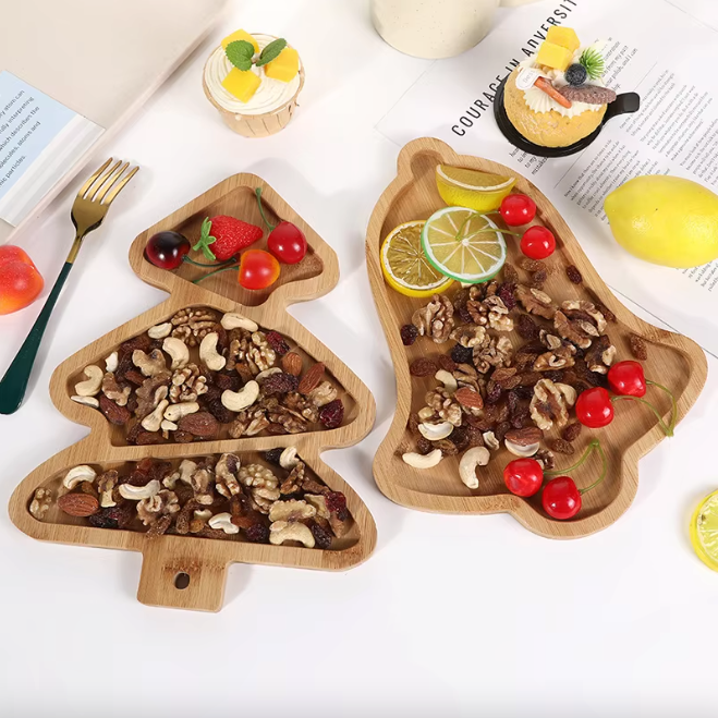 Plateau dressage sapin cloche en bois pour apéritif dessert fêtes Noël bambou spécial fêtes réveillon art de table écologique durable - lebois-eco.com