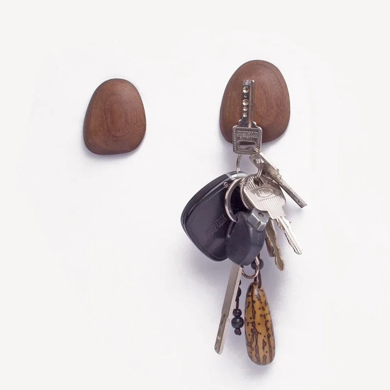 Porte-clé magnétique galet bois noyer hêtre décoration maison intérieur entrée fixation adhésif écologique durable - lebois-eco.com