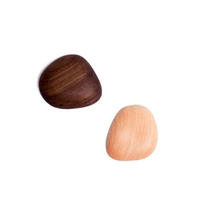 Porte-clé magnétique galet bois noyer hêtre décoration maison intérieur entrée fixation adhésif écologique durable - lebois-eco.com