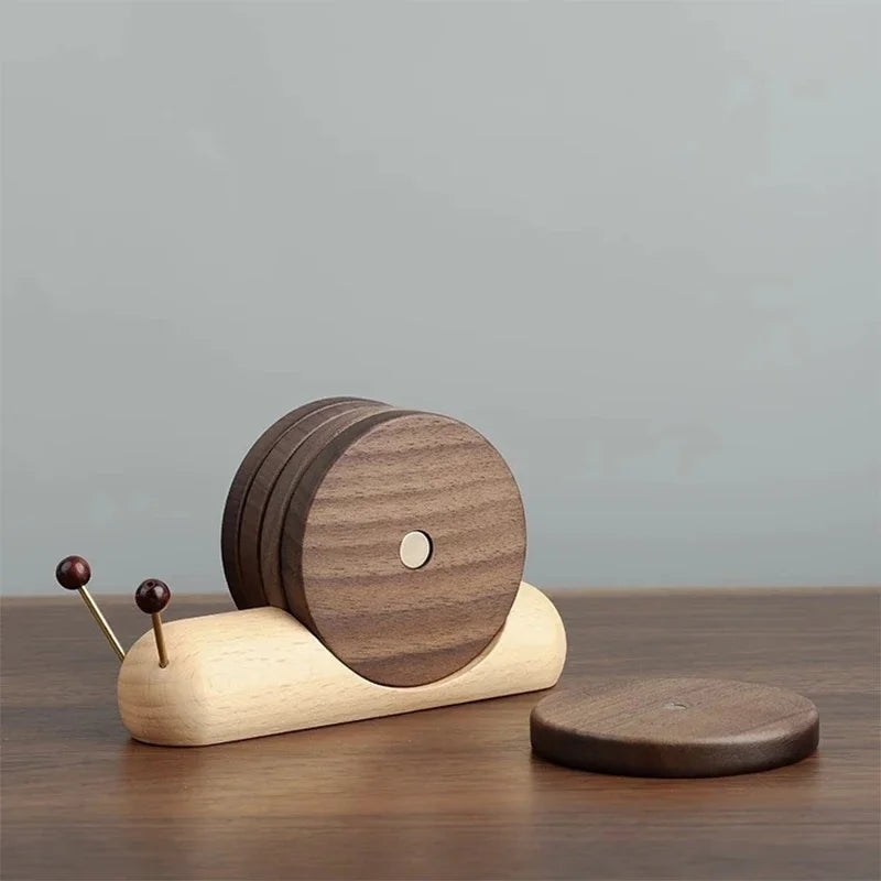Sous-tasses escargot de bourgogne bois noyer 5 pièces aimantées thé café apéritif boisson décoration table maison écologique durable - lebois-eco.com