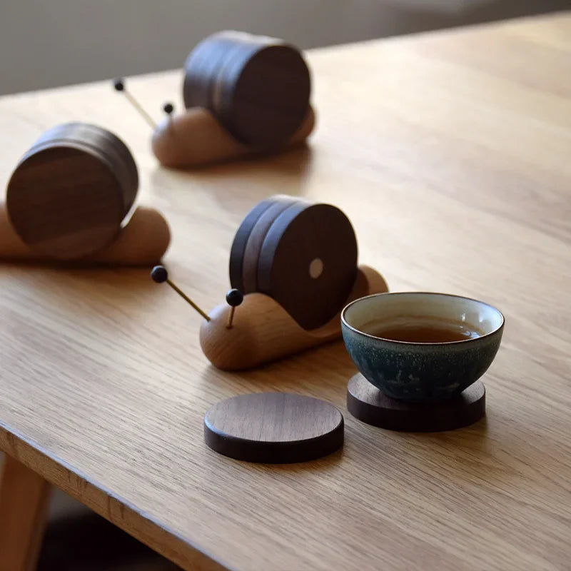 Sous-tasses escargot de bourgogne bois noyer 5 pièces aimantées thé café apéritif boisson décoration table maison écologique durable - lebois-eco.com