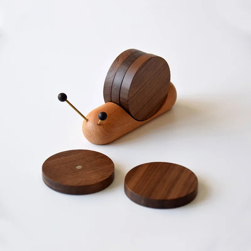Sous-tasses escargot de bourgogne bois noyer 5 pièces aimantées thé café apéritif boisson décoration table maison écologique durable - lebois-eco.com