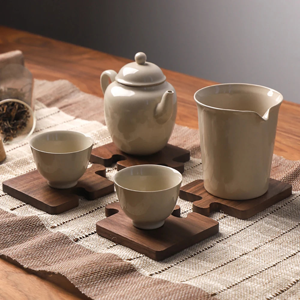 Sous-tasse sous-verre bois noyer forme puzzle boisson service thé café dressage décoration table maison intérieur écologique durable - lebois-eco.com