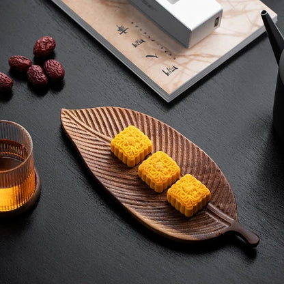 Plateau de présentation japonais en bois forme feuille